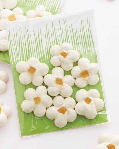 Lemon Meringue Flowers Recipe Meringue Flowers, Lemon Meringue Cake, Easter Treat Bags, Martha Stewart Recipes, Vanilla Paste, Meringue Cookies, Egg Whisk, Flower Food, Lemon Meringue