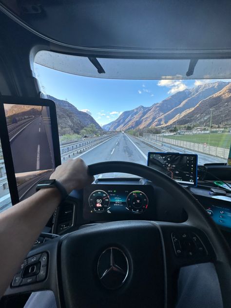 Truck Driver Female, Woman Truck Driver, Trucking Aesthetic, Truck Driver Pictures, Truck Driver Aesthetic, Prayer Bored, Trucker Aesthetic, Truck Format, Female Truck Driver