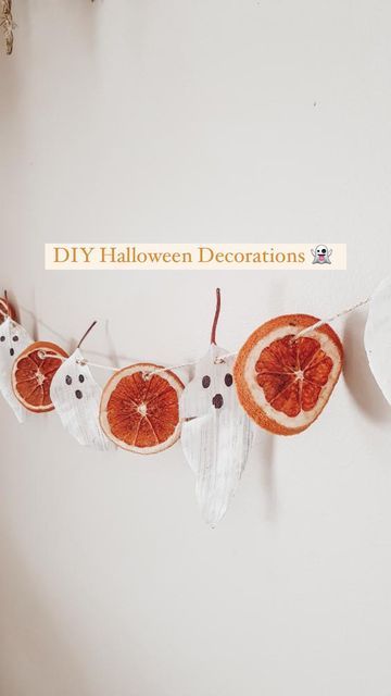 Halloween Decor Recycled, No Waste Halloween Decor, Diy Natural Halloween Decorations, Earthy Halloween Decor, Eco Halloween Decorations, Zero Waste Halloween Decor, Sustainable Halloween Decorations, Sustainable Craft Ideas, Eco Friendly Halloween Decor