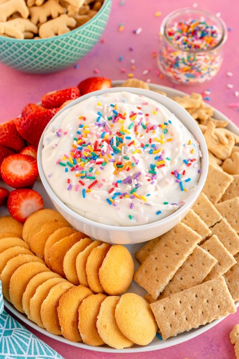 Dessert Dip With Vanilla Wafers, Funfetti Dip Recipe, Easy Dips To Make, Funfetti Dip, Easy Dessert Dips, Chocolate Chip Dip, Dessert Dip Recipes, Cream Cheese Butter, Cake Dip