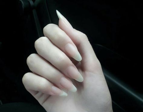 Pinterest: ChaoBella💋 #nails #nailpolish #nailart #naturalnails Bare Nails, How To Have Style, Long Natural Nails, Sharp Nails, Her Nails, Soft Nails, Pretty Hands, Dream Nails, Perfect Nails