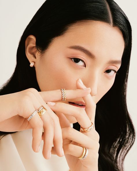 Jewellery Fashion Shoot, Coco Crush Ring, Chanel Coco Crush, Chanel Jewellery, Coco Crush, Chanel Watch, Apple Imac, Ethereal Makeup, Chinese Jewelry