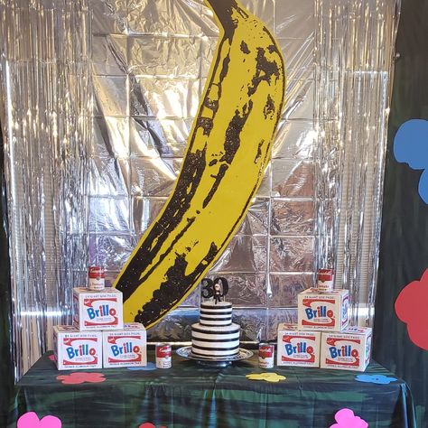 Andy Warhol cake table Andy Warhol Themed Party, Andy Warhol Party, Pop Art Party Decoration, Pop Art Table, Warhol Factory, Pop Art Party, Studio 54 Party, Andy Warhol Art, Warhol Art