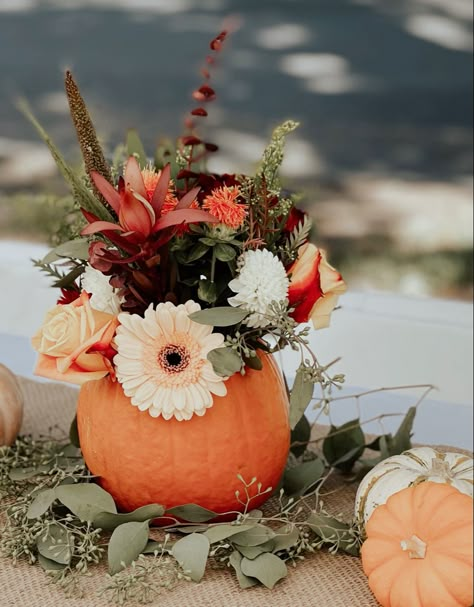 Pumpkin Centerpieces With Flowers, Pumpkin Bouquet Wedding, Pumpkin Stuffed With Flowers, Fall Pumpkin Arrangements, Fall Arrangements Floral Design, Pumpkin Flower Centerpiece, Pumpkin Flower Arrangements, Pumpkin Flower Pot, Flower Pumpkins