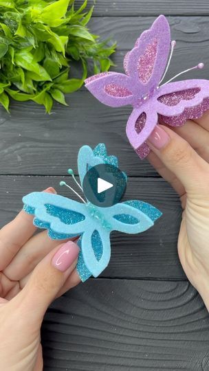 Diy Eva Foam, Diy Paper Flower Wall, Paper Butterfly Crafts, Paper Flower Wall Art, Foam Sheet Crafts, Butterfly Project, Butterfly Tutorial, Fun Projects For Kids, Paper Flower Decor