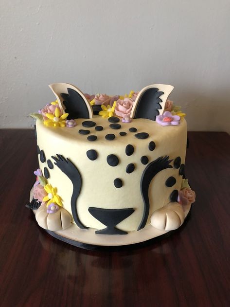 Cheetah Birthday Cakes, Jaguar Face, Cheetah Birthday Party, Cheetah Cakes, Leopard Cake, Cheetah Birthday, Leopard Birthday, Tiger Cake, Birthday Cake For Cat