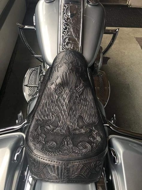 Bike Seat Design, Motorcycle Aesthetic, Indian Scout, Pretty Bike, Motorcycle Seats, Truck Interior, Leather Seats, Embroidered Leather, Pretty Cars