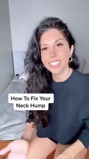 217K views · 4K reactions | a neck hump is a visible sign of unaddressed stress / emotional trauma, but it’s 100% fixable 👇🏼

when you experience long term stress / trauma, your... | By The Workout Witch | Ready to fix your neck hump?
Let's go. So your neck hump is back here. Start laying down on
your back. You're going to have your ankles hip width apart,
knees facing straight up towards the ceiling, arms open
wide with your palms facing up. From here, you're going to bend
your elbows and bring your fingers so they're back facing
the wall behind you so you're making 290 degree angles with
your arms and you're going to lift your fingers up, keeping
your back nice and and you're going to let it fall down,
backs of the hands fall down, and lift back up. We're
going to do a different variat Hump On Back Of Neck, Bad Neck Posture, How To Reduce Back Neck Hump Women, Bowing Down Meme, Fix Forward Neck Posture, Neck Hump, Fix You, Falling Down, Fix It