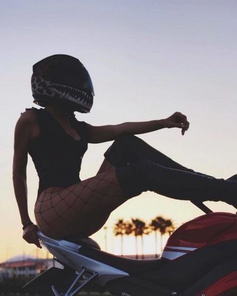 Motorcycle Photo Shoot, Motorcycle For Women, Women Wallpaper, Bouidor Photography, Biker Photoshoot, Motorcycle Photography, Biker Aesthetic, Dirt Bike Girl, Bike Photoshoot