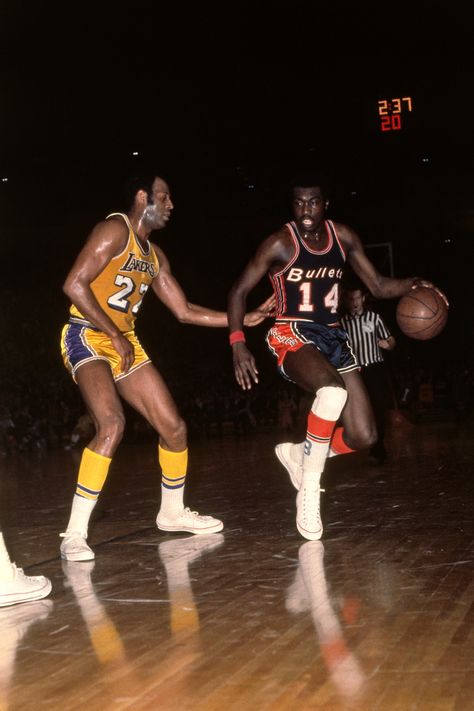 Legends profile: Earl Monroe | NBA.com Earl Monroe, Gus Johnson, Willis Reed, Bill Bradley, Nba Highlights, North Carolina Colleges, 60s Photos, Kareem Abdul, Kareem Abdul Jabbar