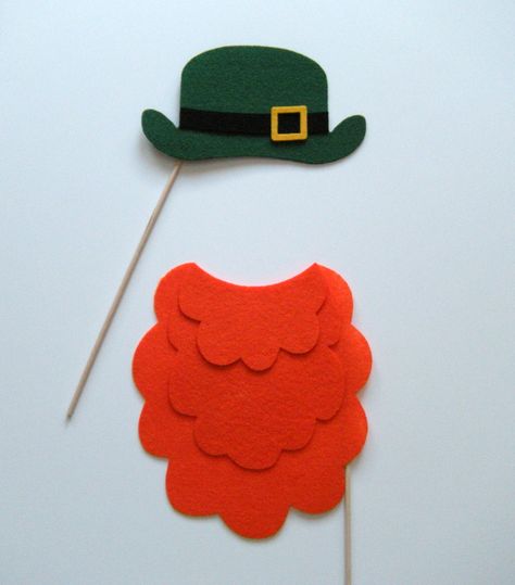 Photobooth prop Leperchaun on a stick St Patricks Day Photo Props, Kids Craft Work, St Patrick's Day Photos, Nursing Home Activities, San Patrick, Wedding Photo Booth, On A Stick, Life Ideas, Booth Props