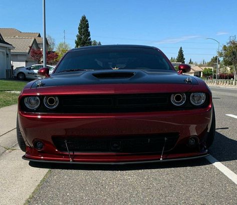 Red Hellcat, Red Challenger, Red Eye Hellcat, Red Challenger Dodge, Red Dodge Challenger, Dodge Challenger Red Interior, Black And Red Camaro, Dodge Charger Models, Hellcat Srt