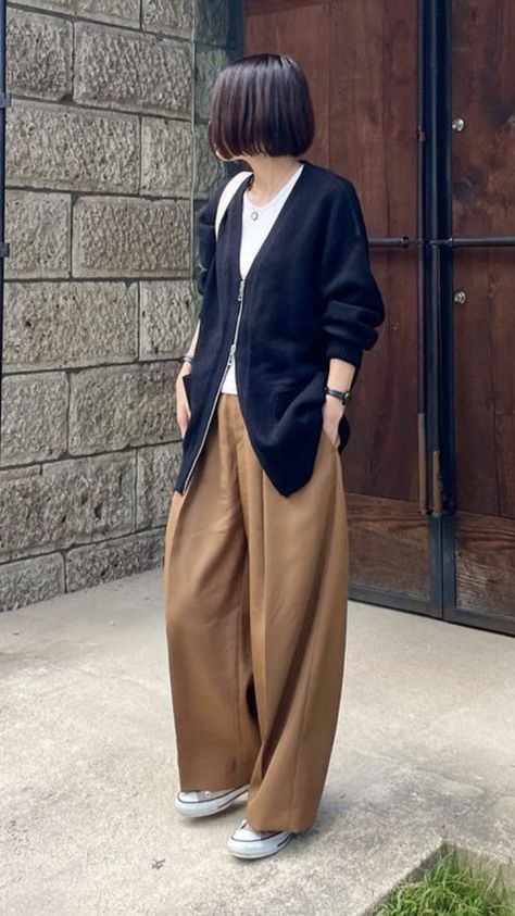 Japanese Workwear Women, Japanese Workwear Vintage, Lesbian Style, Workwear Women, Japanese Workwear, Meeting Outfit, Lesbian Fashion, Workwear Vintage, Simple Wardrobe