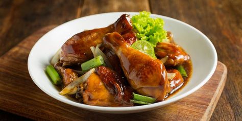 Punya potongan daging ayam mentah di kulkas? Coba olah dengan resep ayam kecap Sunda berikut. Bumbunya meresap sempurna. Sauce For Grilled Chicken, Ayam Mentega, Ayam Kecap, Chicken Sauce Recipes, Soy Sauce Chicken, Kecap Manis, Berbuka Puasa, Spicy Dishes, Everyday Dishes