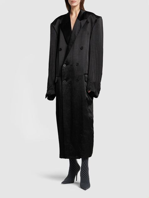 Find BALENCIAGA New Steroid Viscose Blend Coat on Editorialist. Front button closure. Two front flap pockets. Three internal pockets. Lined. Model is wearing a size2 Balenciaga Coat, Satin Coat, Balenciaga Women, Fitted Coat, Balenciaga Black, Tweed Coat, Oversized Coat, Wool Blend Coat, Fleece Coat