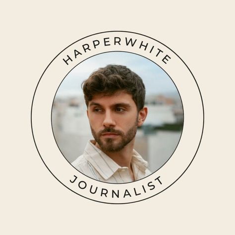 Minimalist Harper White Journalist LinkedIn Profile Picture Profile Picture Design, Profile Picture Template, Picture Template, Linkedin Profile Picture, Picture Templates, The Editor, Linkedin Profile, Picture Design, Profile Pictures