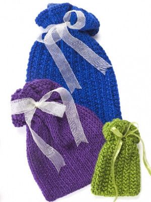 Nifty Knit Gift Bags Knitted Gift Bags, Scrap Knitting, Crochet Gift Bags, Christmas Knits, Knitting Space, Knitted Gifts, Small Crochet Gifts, Knitting Gifts, Sustainable Christmas