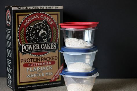 Kodiak Cake Microwavable Muffins (Breakfast on the Go) - Flora Foodie Healthy Mug Cakes, Kodiak Muffins, Ww Baking, Breakfast Muffins Healthy, Enchilada Bowls, Ww Muffins, Kodiak Recipes, Kodiak Cakes Recipe, Ww Ideas