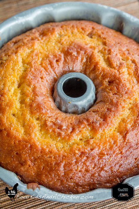 Sherry Cake, Cake For Thanksgiving, Sherry Sauce, Sherry Recipes, Bunt Cake Recipe, Wine Cake, Bundt Cake Recipe, Cake Mug, Sports Food