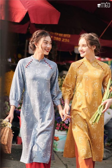 Vietnamese Fashion Street, Concept Tet, Cny Decoration, Vietnamese Fashion, Creative Desk, Vietnam Dress, Lunar Year, Fashion Illustration Vintage, Beautiful Dress Designs