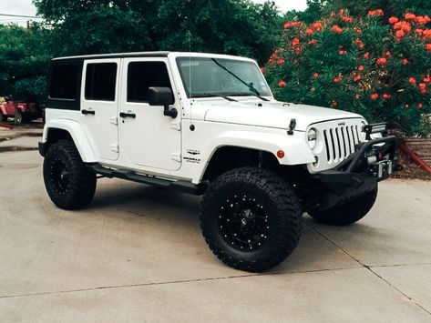 White Jeep Wrangler, Jeep Sahara, Auto Jeep, White Jeep, Cars Jeep, Hors Route, Wrangler Sahara, Jeep Wrangler Sahara, Car Wheels Rims