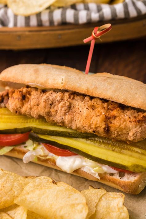 Chicken Po Boy Sandwich, Poboy Sandwich, Poboy Sandwich Recipe, Battered Chicken, Po Boy Sandwich, Fried Tomatoes, Chicken Sandwiches, Lobster Recipes, Creole Recipes