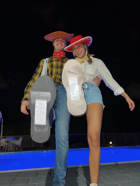 Couple Dress Up Costumes, Toy Story Bo Peep Costume Women, Toy Story Woodie And Buzz Costume, Toy Story Spirit Week, Holloween Costume Ideas Toy Story, Cartoon Halloween Costumes Couples, Cute Toy Story Costumes, Casual Couple Costumes, Couples Toy Story Costume