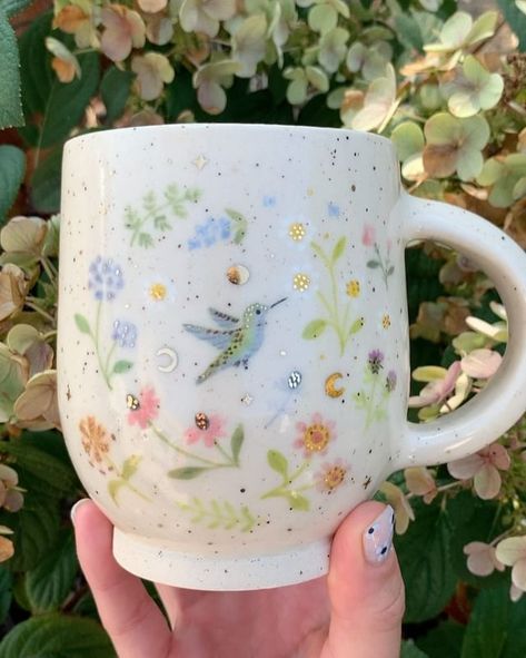 Emilie Nunez (@emilienunez) • Instagram photos and videos Bird Pottery Painting, Pottery Painting Animals, Pottery Painting Flowers, Hummingbird Pottery, Pottery Hummingbird, Echinacea Garden, Ceramic Hummingbird, 91st Birthday, Bird Pottery