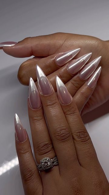 Dove nails by Sharon LLC♥︎🇳🇬 on Instagram: "Chrome from @sissiofficial_ 🫶🏾 #apresgelx #apresnailofficial #dovenailsbysharon #gelxnails #apresambassador" Chrome Stiletto Nails Designs, Chrome Nails Stiletto, Chrome Stiletto Nails, Chrome Nails Designs, Nails Stiletto, Stiletto Nails Designs, Chrome Powder, Pretty Nail Art, September 7