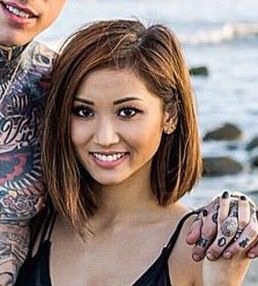 Brenda Song - love her hair!! Brenda Song Outfits, Brenda Song Short Hair, Best Hair Highlights, Brenda Song Makeup, Brenda Song Street Style, Medium Hair Highlights, Short Hair Color Highlights, 90210 Brenda, Hombre Hair