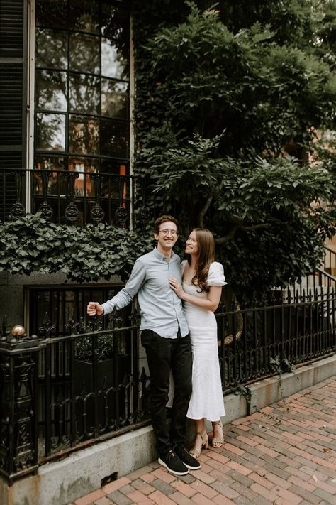 A Boston Public Garden Engagement session by Scarlet Roots photography. Engagement session posing ideas. Couple pose inspiration. Black and white engagement photos. Earthy photography. New England wedding photographer. Beacon Hill boston engagement session location ideas. classic boston brownstone. Boston Couples Photoshoot, Beacon Hill Engagement Photos, North End Boston Engagement Photos, Engagement Photos Boston Public Garden, Engagement Photos Georgetown Dc, Boston Engagement Photos, Engagement Session Posing, Edgy Wedding, Boston Public Garden