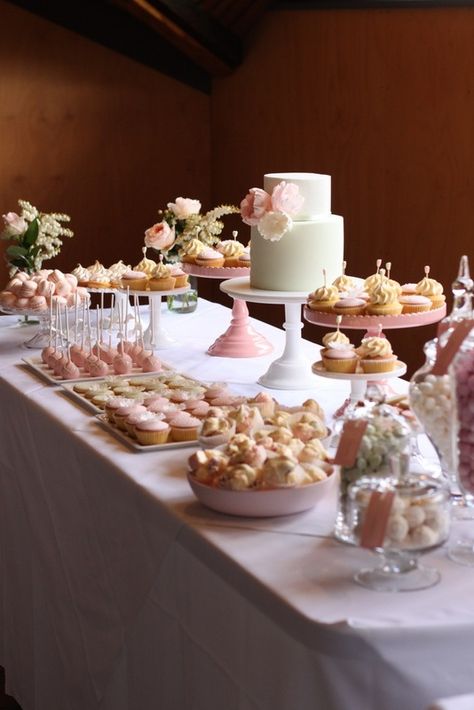 Wedding+Dessert+Table | hello naomi: mint and dusty pink dessert table..! Sweet16 Ideas, Pink Dessert Table, Antipasto Board, Pink Dessert Tables, Desert Bar, Pink Dessert, Buffet Dessert, Party Display, Bar A Bonbon