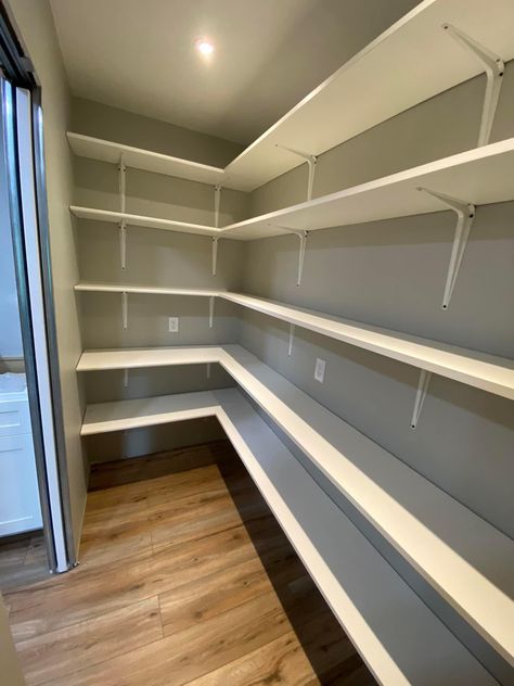 Inside idea of pantry remodel. Use pantry shelves we have and add to it. L Shaped Pantry Shelves, Ugradbeni Ormari, Closet Inserts, L Shaped Pantry, Track Shelving, L Shaped Shelves, Pantry Closet Design, Farmhouse Pantry, Pantry Shelves