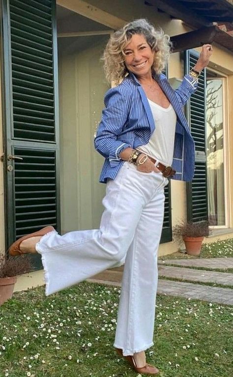 Convention Outfits, Simple Work Outfits, Wide Leg Pants Outfits, Stylish Outfits For Women Over 50, Summer Holiday Outfits, White Jeans Outfit, Yummy Mummy, Fifties Fashion, Short Women Fashion