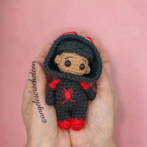 Great news! It is now also available in English 😍 Dive into the world of creativity with your own handmade Miles Morales and Gwen Stacy amigurumi! 🕷️✨ If you're a true fan of the Spider-Verse, my exclusive amigurumi pattern is perfect for you! 🧶 Why choose this pattern? - Easy-to-follow instructions - Includes step-by-step photos - You'll be able to knit Gwen and Miles Start knitting your own adventure in the Spider-Verse universe! 🌟 What is your favorite superhero? 🧐 --------------------... Miles Morales And Gwen Stacy, Miles Morales And Gwen, Crochet Spider, Start Knitting, Gwen Stacy, How To Start Knitting, Miles Morales, What Is Your Favorite, Spider Verse