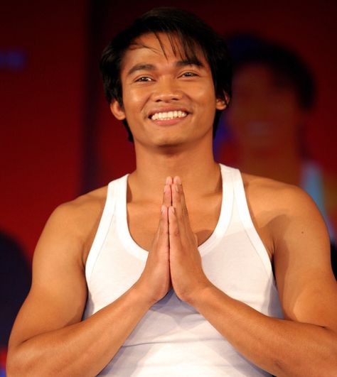 Attractive Male Actors, Tony Jaa, Squad Pictures, Celebrity Birthdays, Muay Thai Training, Dslr Background, Romantic Comedy Movies, Martial Arts Workout, Martial Artists