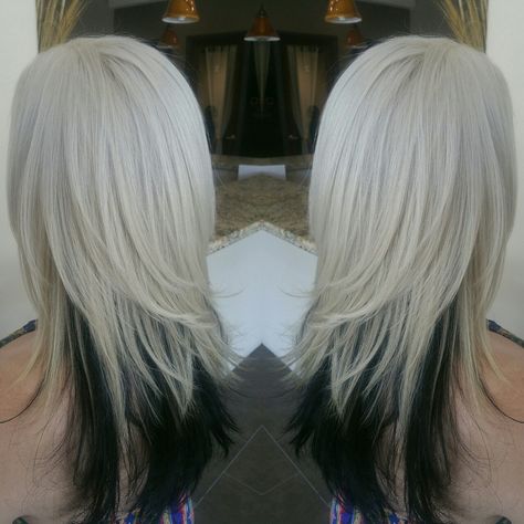 Edgy Blonde Hair, Blonde And Black Hair, White Ombre Hair, Black White Hair, Messy Bob Hairstyles, Y2k Hair, Hair Color Underneath, Hair Inspiration Long, Creative Hair Color