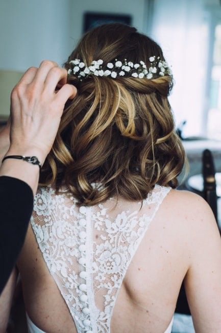 Flower Crown Hairstyle Short Hair, Deb Dress, Wedding Ponytail Hairstyles, Recital Dress, Short Bridal Hair, Bob Wedding Hairstyles, Short Hair Bride, Wedding Hair Half, Flower Crown Hairstyle