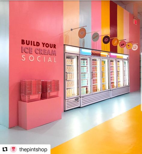 Vending Machine Design, Event Booth Design, Bakery Design, Exhibition Booth Design, Retail Interior, Ice Cream Shop, Display Design, Candy Shop, Shop Interior Design