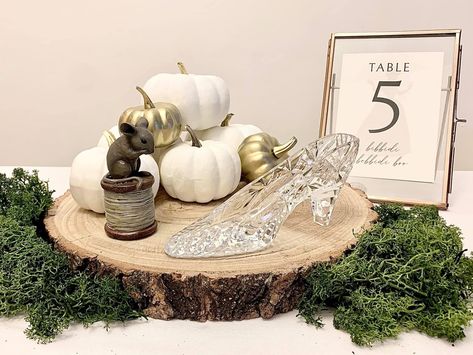 Cinderella Wedding Centerpieces, Cinderella Centerpiece, Disney Centerpieces, Disney Wedding Centerpieces, Cinderella Wedding Theme, Lounge Wedding, Sweets Table Wedding, Disney Prom, Disney World Wedding