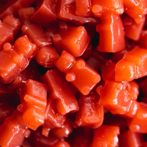 Vegan Gummy Bears (No Gelatin) Vegan Halloween Desserts, Vegan Gummy Bears, Homemade Candy Bars, Vegan Jelly, Homemade Kombucha, Bear Recipes, Vegan Gummies, Vegan Candies, Fresh Watermelon