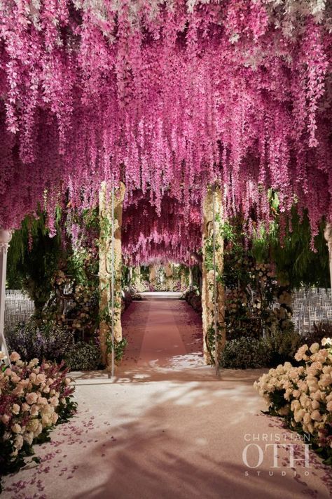 Fantasy Wedding in Las Vegas - Mindy Weiss Mindy Weiss, Garden Venue, Fantasy Wedding, Las Vegas Weddings, Wedding Stage, Vegas Wedding, Studio Decor, Beautiful Places To Travel, Pretty Places