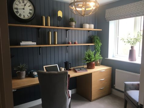 Office Snug, Office Lighting Ideas, Basement Refresh, Spare Room Office, Long Shelves, Small Office Room, Homework Area, Home Study Rooms, Modern Home Offices