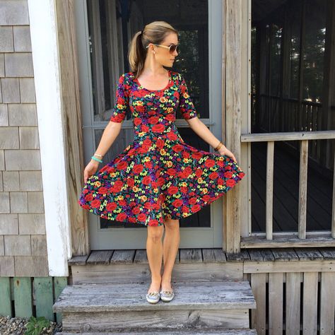 LuLaRoe Nicole Dress. #lularoe #LuLaRoeNicoleDress #gracepurposeandpearls #style #dress #cottage #Maine #GPPB Lula Outfits, Dress Cottage, 90s Fashion Women, Lularoe Nicole Dress, Lula Roe, Brass Tacks, Lularoe Outfits, Amelia Dress, Lularoe Styling