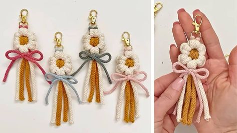 Do you want to learn how to macrame? Start with this easy and beginner-friendly daisy keychain! Find the instructions here. Macrame Daisy Keychain, Easy Macrame Keychain, Diy Solar Water Fountain, Macrame Daisy, Macrame Making, Daisy Keychain, Giant Bubble Wands, How To Macrame, Drink Covers