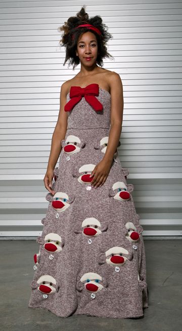 This is for Lothair! hehe Weird Prom Dress, Worst Prom Dresses, Prom Dress Fails, Funny Prom, Monkey Dress, Prom Dress Pictures, Funny Dresses, Dress Pictures, Unique Prom Dresses