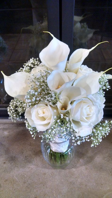 Calla Lilies And Roses Bouquet, Callie Lilly Bouquet Wedding, Calla Lily Centrepiece, White And Pink Calla Lily Bouquet, White Roses And Calla Lily Bouquet, White Calla Lily Centerpiece, Wedding Calla Lillies Decor, Calla Lily Table Centerpiece, White Roses And Lilies Arrangements