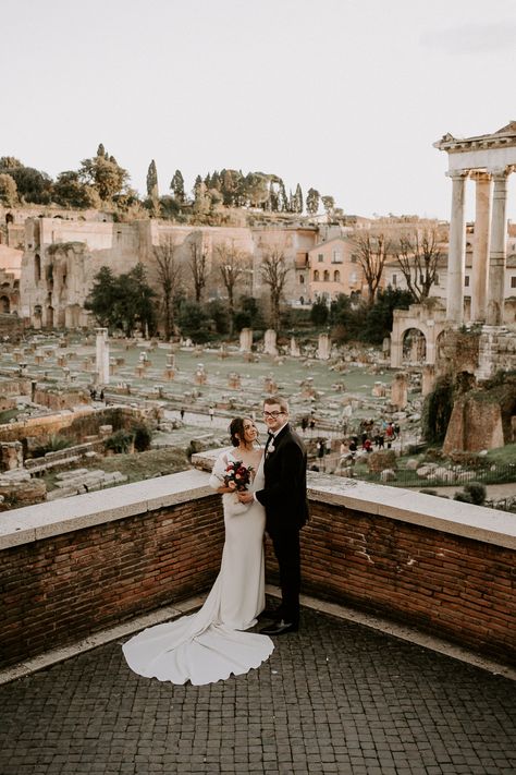 Roman Forum wedding portraits | Rome Italy destination elopement | Rome wedding photography Rome Italy Wedding Photography, Wedding In Rome Italy, Rome Italy Wedding, Rome Elopement Photography, Ancient Rome Wedding, Rome Wedding Photos, Elopement Rome, Romantic Venues, Spain Elopement