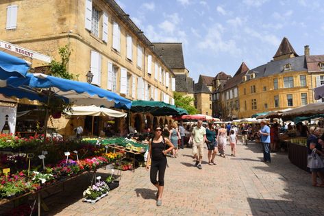 Sissinghurst Garden, Human Traffic, Tuscan Towns, Rick Steves, Market Day, Hampton Court Palace, Traffic Jam, Film Set, Travel Europe