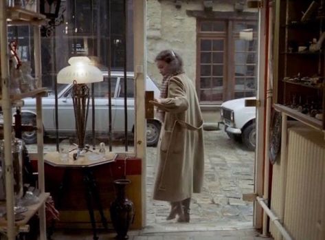 Eric Rohmer, French New Wave, Movie Shots, French Films, 가을 패션, Film Stills, Old Money, Cinematography, Film Photography